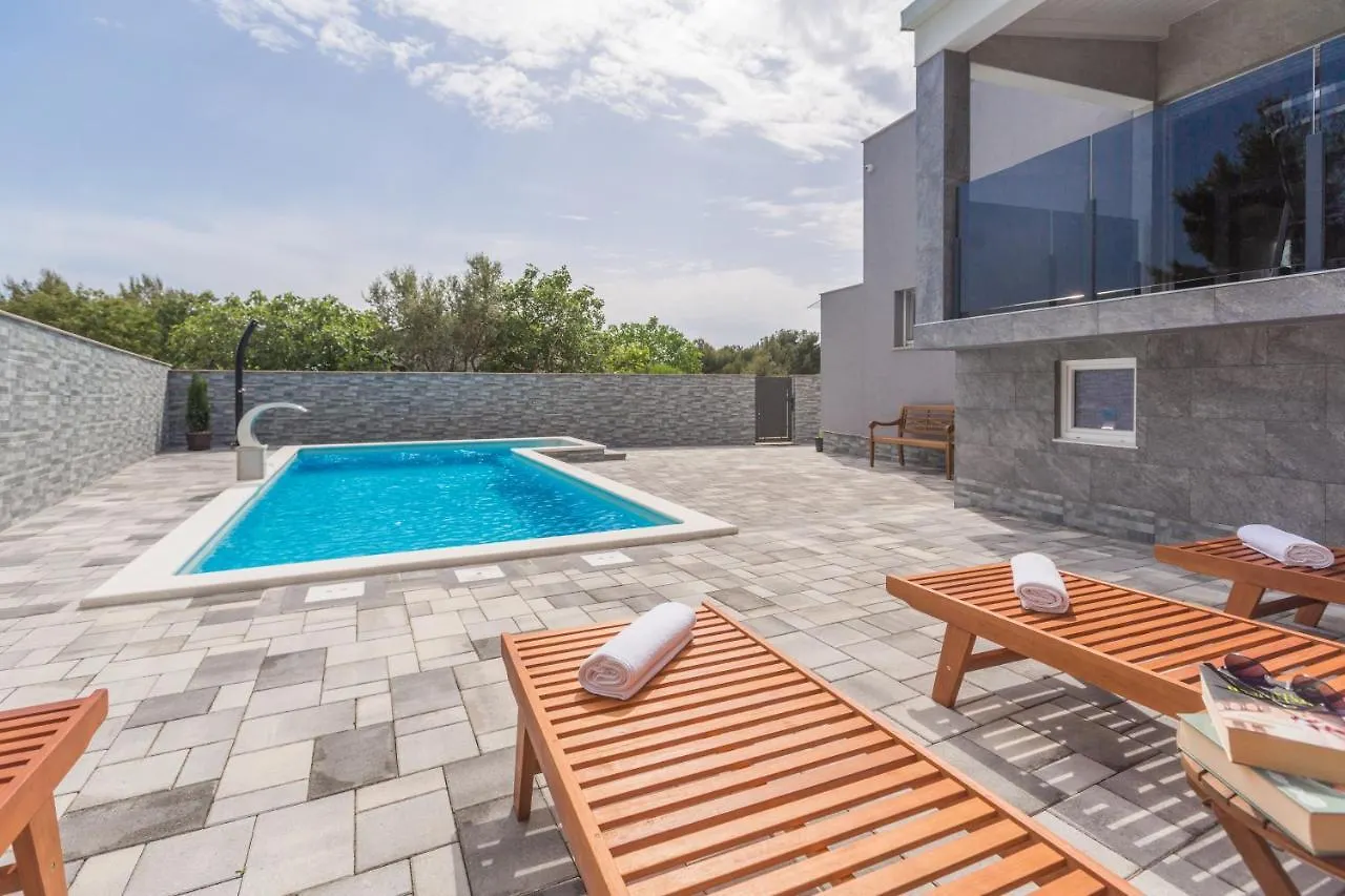 Villa Adria Fažana 0*,  Croazia